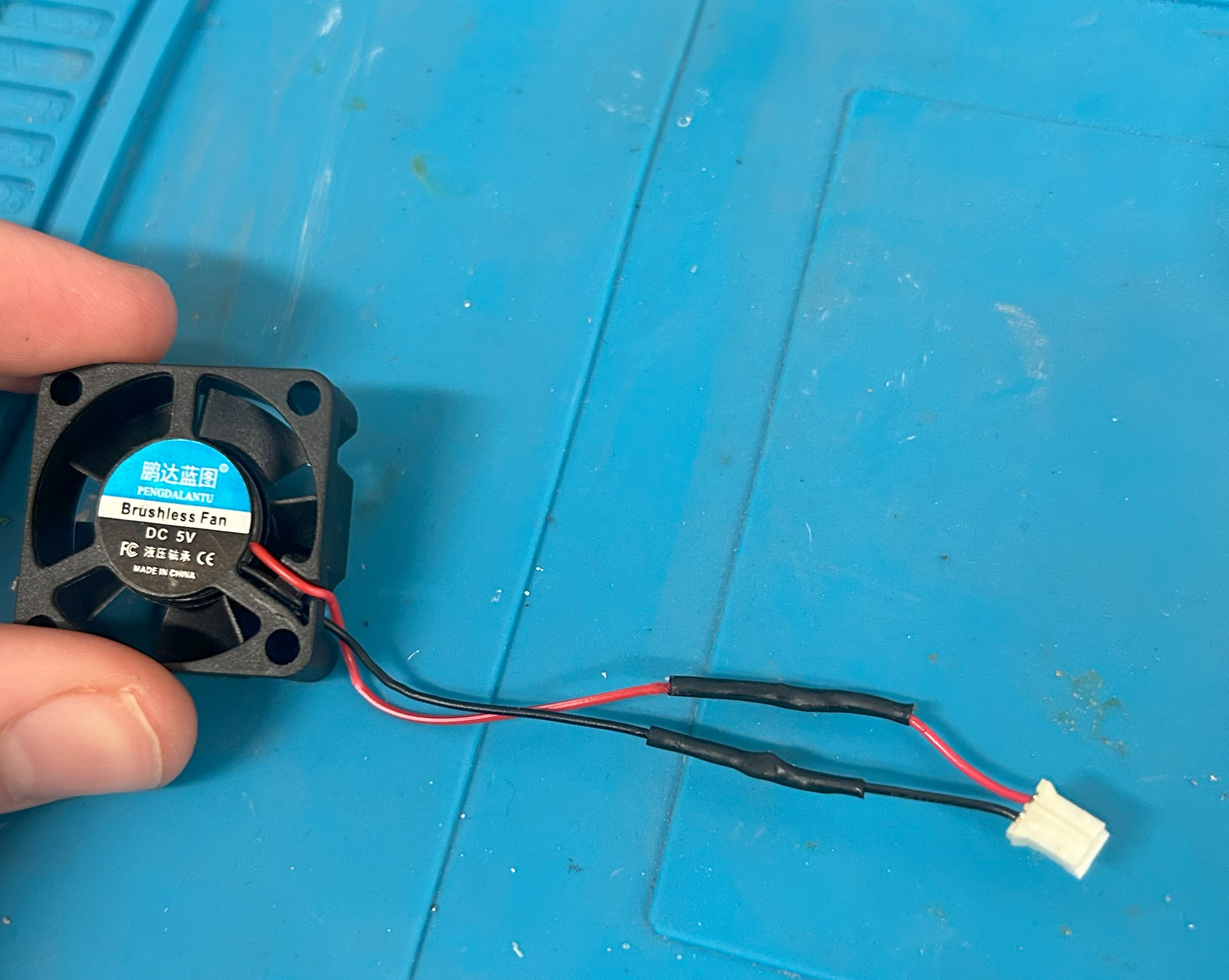 Spliced fan connector